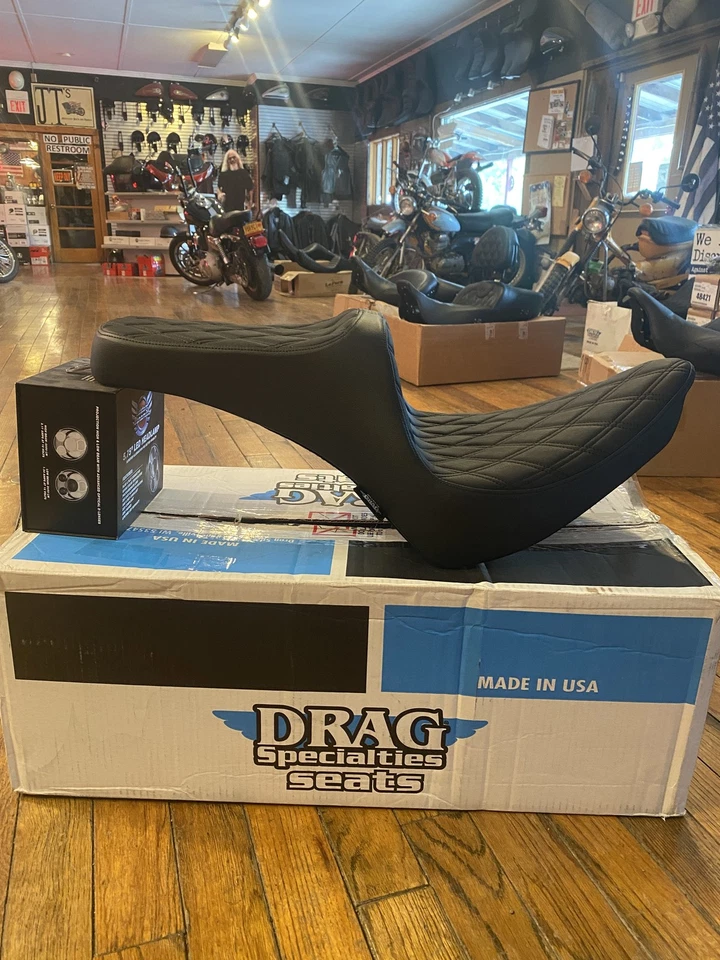 Drag Specialties Predator III Diamond Seat fits 2000-2017 Harley Softail Fat Boy - Image 4 of 4