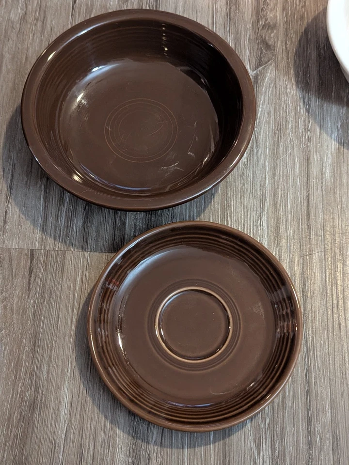 嘉年华汤或谷物碗退役巧克力棕色和碟子 Fiestawaree 7 — 第 3/4 张图片