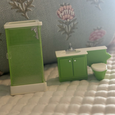 1:12 Dollhouse Bathroom Set Lot: Green/White Plastic Shower, Sink, Toilet