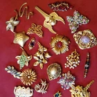 Vintage Costume Jewelry Mixed Lot - 17pc Brooches & Pins Gold Tone Rhinestone
