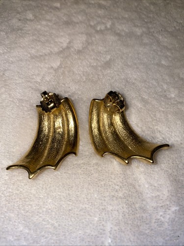 Vintage Hoop Earrings Gold Tone Textured - Picture 4 of 6