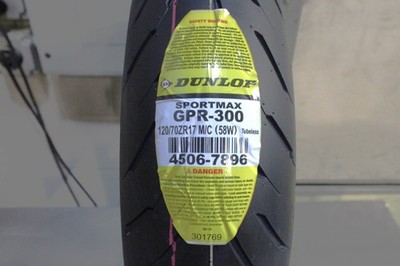 KAWASAKI NINJA ZX-6R DUNLOP SPORTMAX GPR-300 TWO TIRE SET 120/70