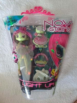 Novi Stars Alie Lectric Puppe MGA Entertainment 2012 Neu OVP