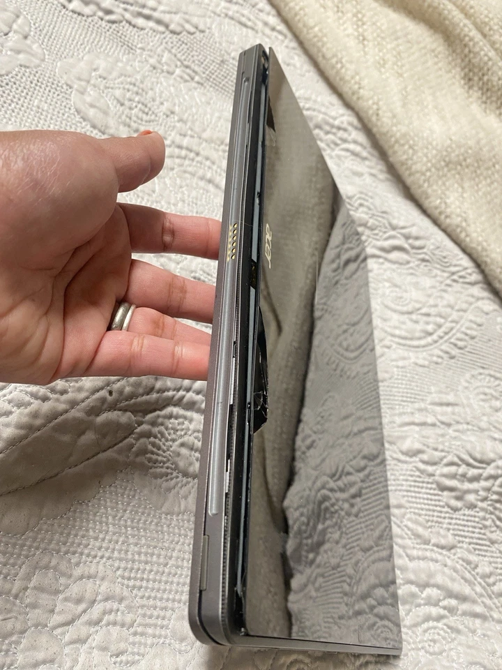 Acer Switch 3 N17H1 Tablet Computer - als Ersatzteilspender - Bild 3 von 4