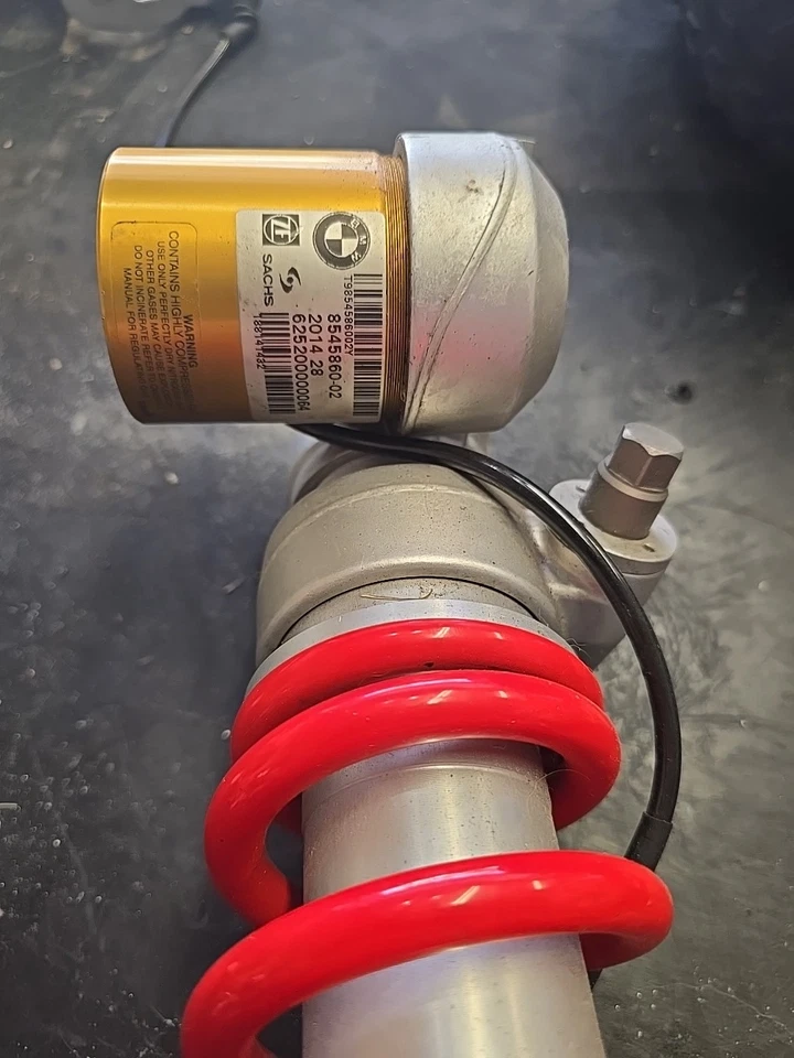 Amortecedor traseiro BMW S1000R 2015 15.013 milhas 8545860 BMW S1000R - Imagem 2 de 4