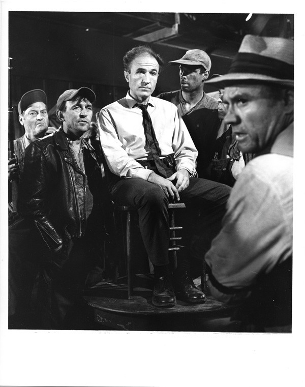 The Fugitive original 7x9 TV photo Barry Morse in chair as Lt