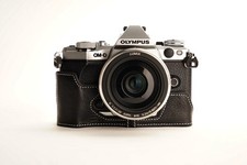 Custodia mezza fotocamera in vera pelle per Olympus OMD EM5 II M2 nera