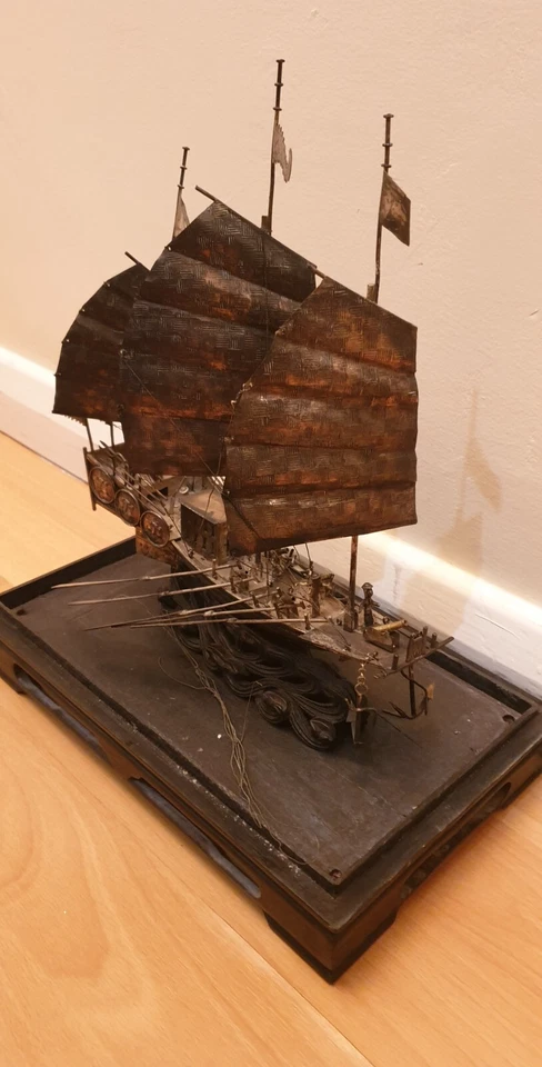 Antique Chinese Silver War Junk Model c1890 with glass case. - Image 4 of 4
