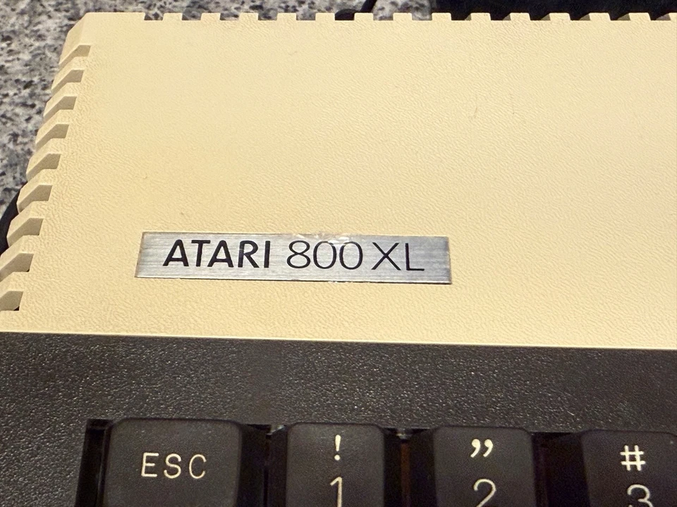 Atari 800xl Computer - unbenutzter Zustand. Komplett getestet und funktionsfähig. UK/PAL - Bild 4 von 4