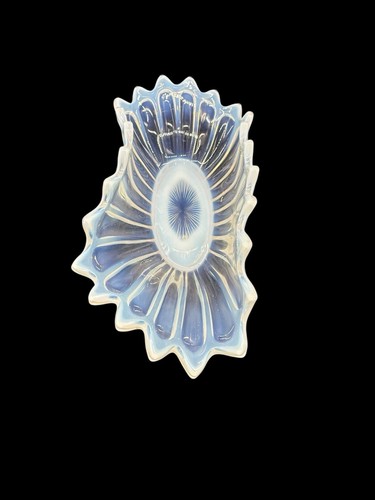 Vintage Fostoria Heirloom White Opalescent Console Bowl Handblown Glass 1950’s - Picture 3 of 6