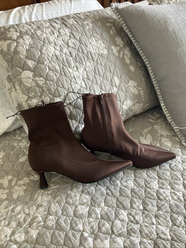 UNISA High Heels Satin Pointed Toe Short Boot Kitten Heel Stretch Sock Boot NWT