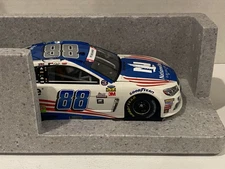DALE EARNHARDT JR 2017  #88 NATIONWIDE PATRIOTIC  1/24