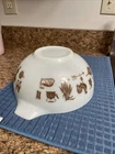 Vintage Pyrex AMERICANA Nesting Cinderella Mixing Bowl  443 USA 2 1/2 Quart