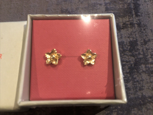 Ted Baker Flower Stud Earrings Plain Gold Tone - Picture 4 of 5
