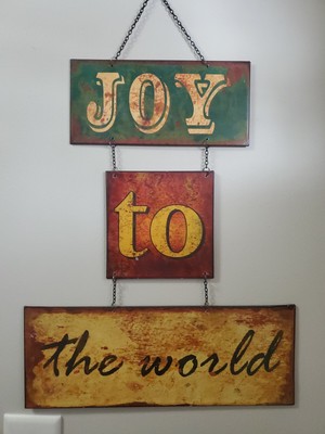 Joy to the World Distressed Rustic Style Metal Christmas Holiday Sign Wall Decor