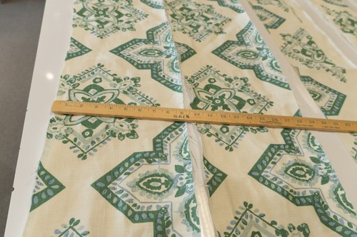Lot of five green and white designer fabric remnants Medallion Casa PC - 第 5/7 張圖片