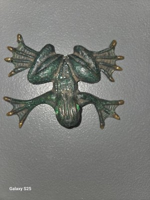Vintage handcrafted frog figurine  made of bronze 4x6