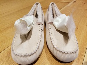 ugg women's dakota pom pom moccasin