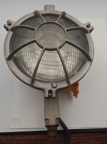 Circle D SY 418 Aluminum Portable Flood Light 120 Volt With Working 500W Bulb