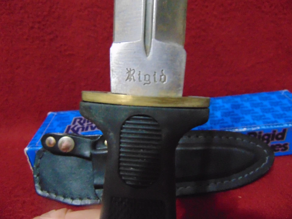 VTG Rigid RG-26 Fixed Blade Boot Knife w/ Leather Sheath Stainless Steel Taiwan - Image 4 of 4