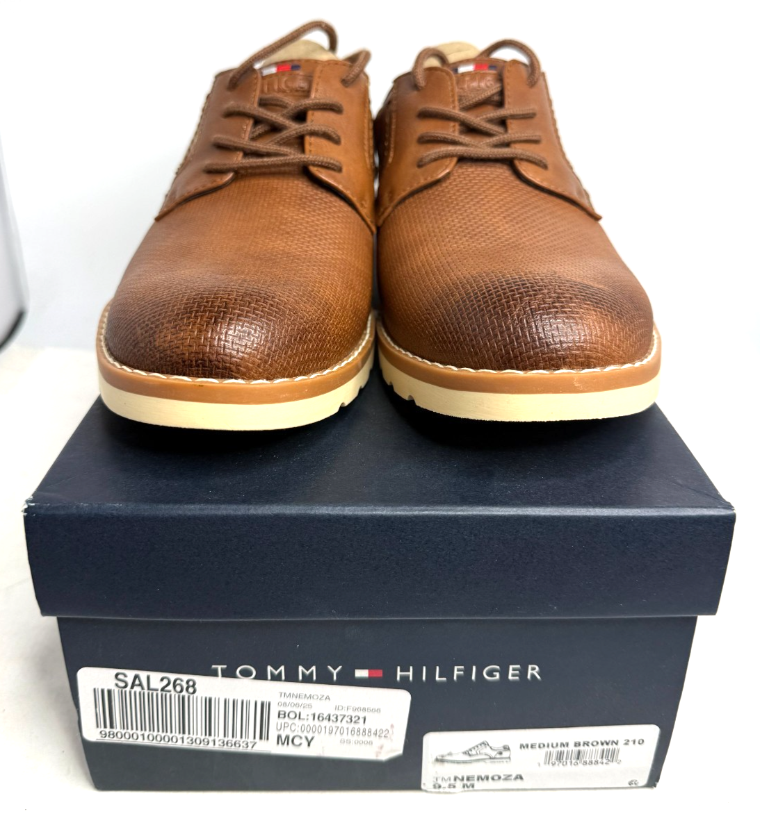 Tommy Hilfiger Nemoza Oxford Man display picture 1