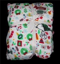 Berkshire Christmas Peanuts Snoopy Full/Queen 90 x 90 Super Soft Blanket Throw