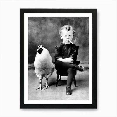 Kleiner Junge mit Huhn, rauchend gerahmtes Wandbild Poster Leinwanddruck Bild