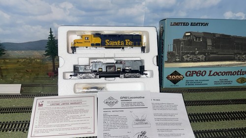 PROTO 2000 DIESEL LOCOMOTIVE 4034 GP 60  SANTA FE Spur H0 DC | Zustand: Neu: Sonstige (siehe Artikelbeschreibung)