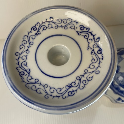"Par de candelabros de pilar de cerámica Chinoiserie azul y blanco vintage largo 7,5""" - Imagen 2 de 16