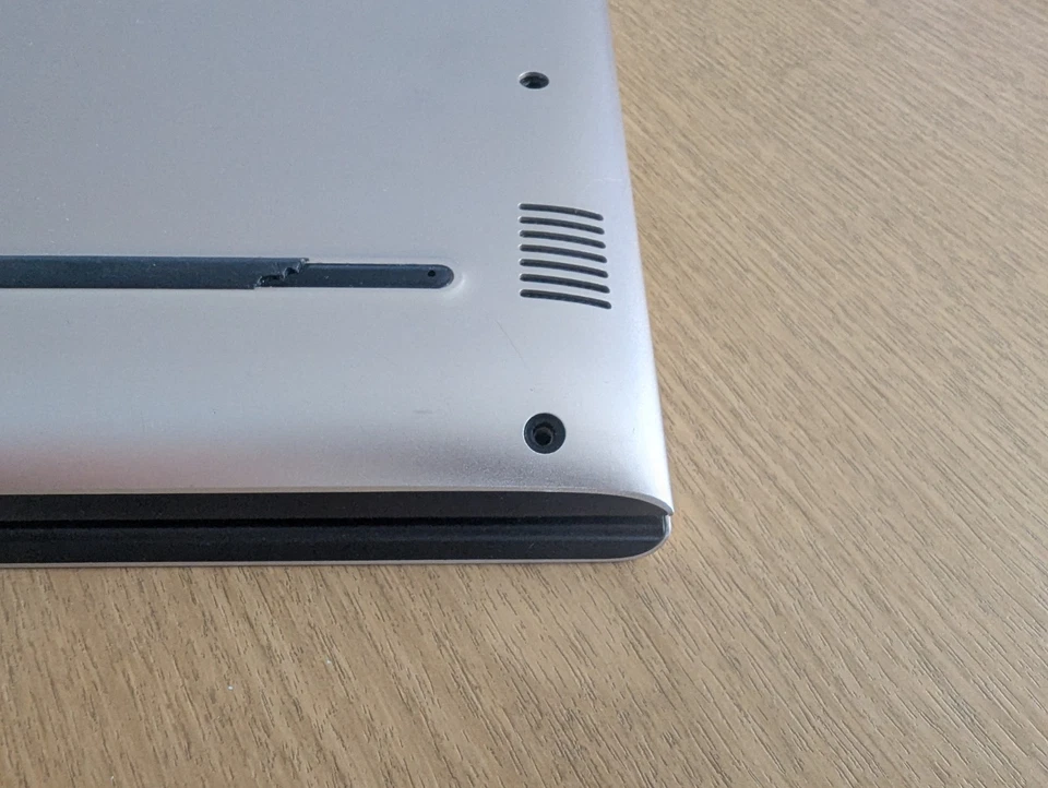 Dell Vostro 5471 Laptop Intel Core i5-8250U 1.6GHz 8GB RAM 512GB SSD Win11, ATI - Immagine 3 di 4