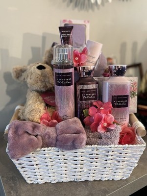 Bath & Body Works A Thousand Wishes Gift Basket Body Wash & Fragrance Mist