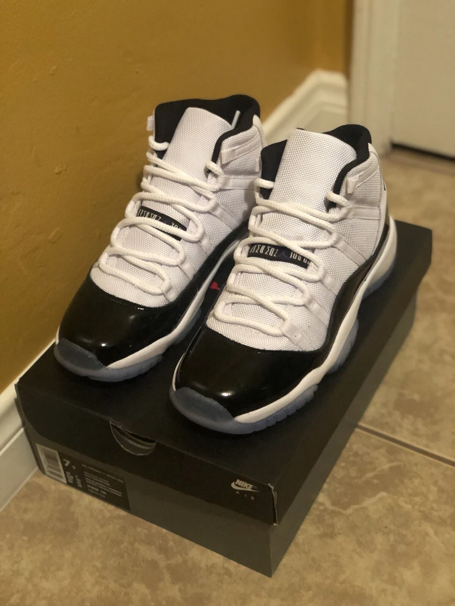 Air Jordan 11 Concord