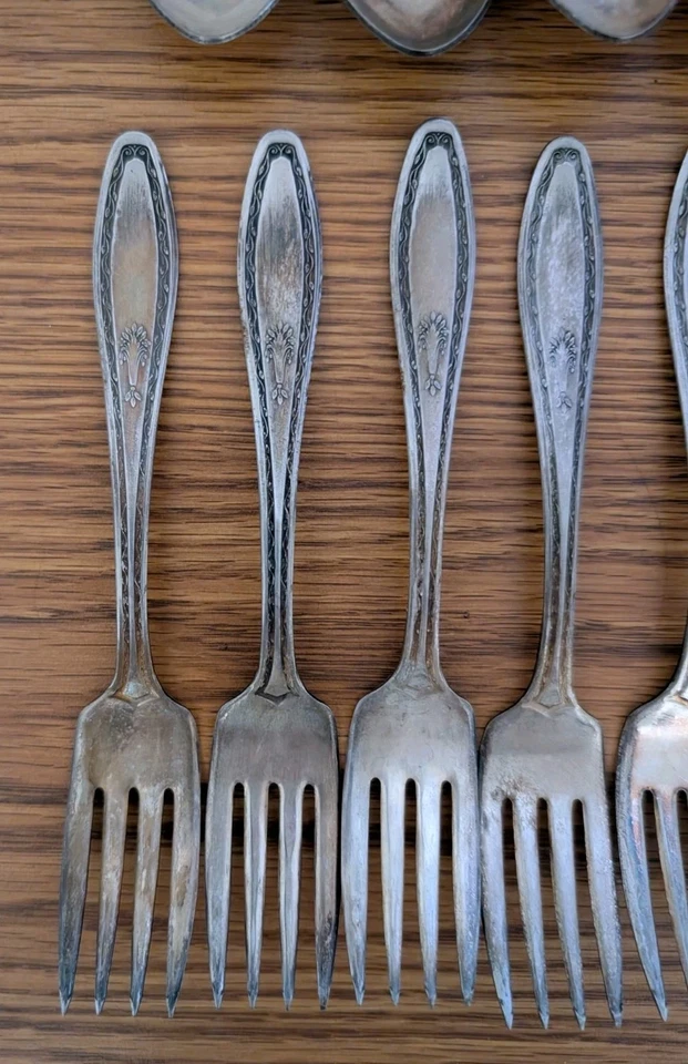 Juego de cucharas y tenedores vintage de diamantes plateados DS patrón de cubiertos florales Foto 2 de 4