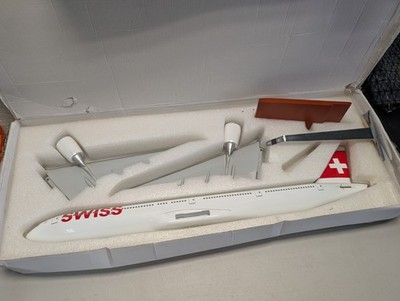 1/100 Swiss Bombardier CS300 / Airbus A220-300 Airplane Model