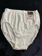 Bali Comfort Revolution Brief 803J White Size 8/9