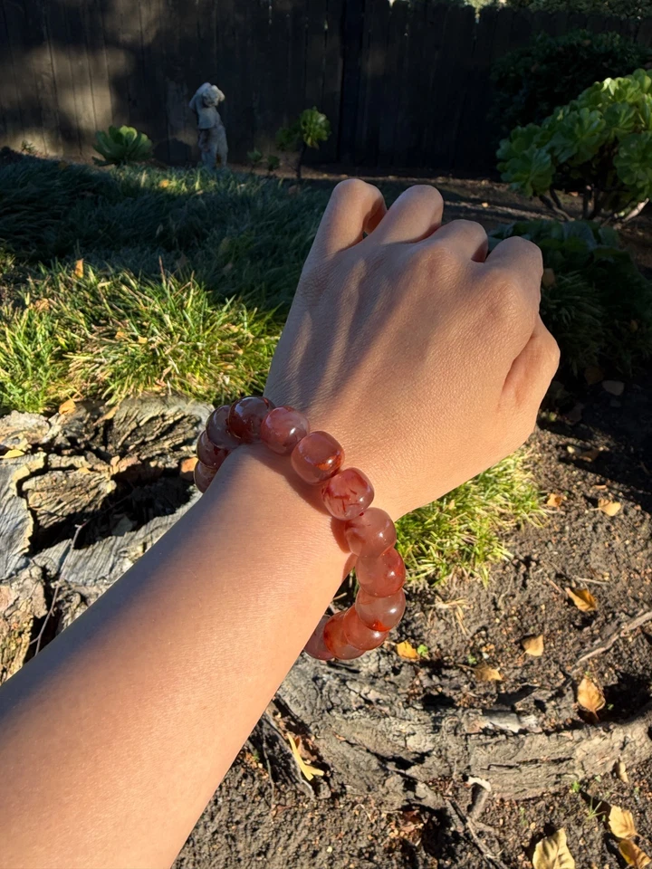 Pulsera con cuentas de ágata Nanhong flor roja de 13 mm, base púrpura | 紫底飘花南红手串 Foto 4 de 4