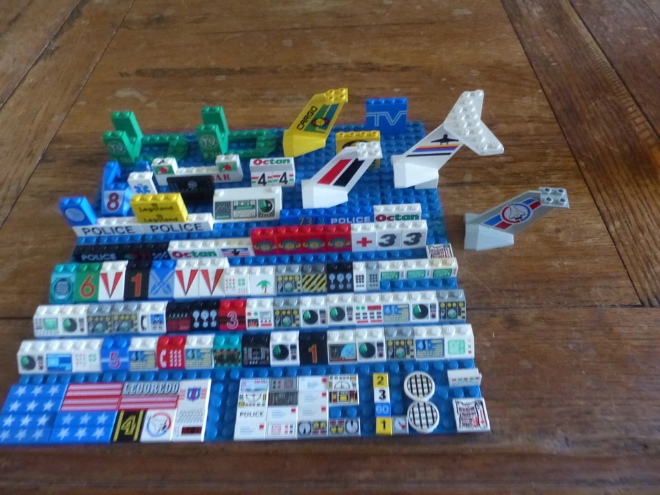 Lego : Lot de pièces sérigraphiées ,imprimées,  vintage - Photo 1/4