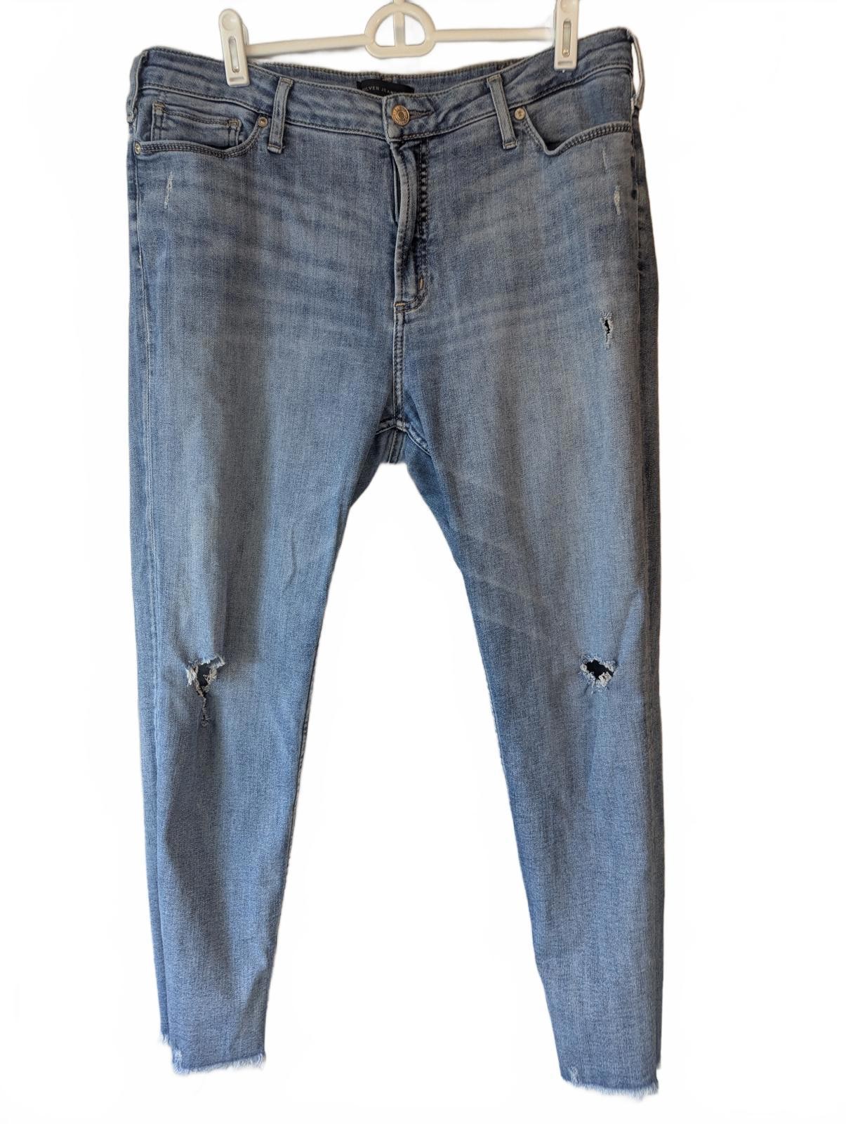 Silver Jeans Co Distressed High Note Skinny  Crop… - image 1