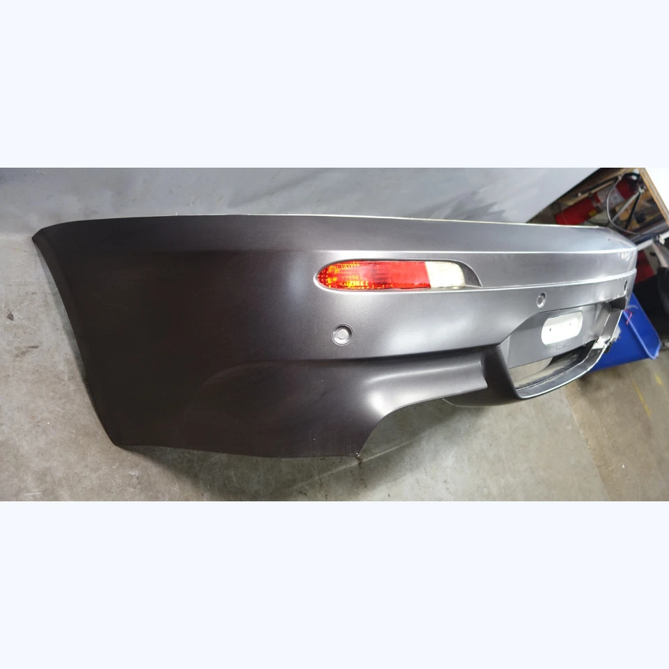 Cubierta de parachoques trasero dañada 06-10 BMW E63 E64 M6 M6 MDC de fábrica envuelta OEM Foto 3 de 4