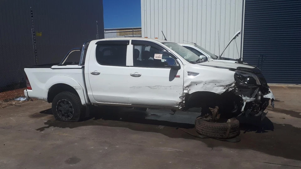 FOTON TUNLAND DOOR TRIM LH REAR, LEATHER, EARLY TYPE, 10/12-06/19 12 13 14 15 16 - image 4 of 4