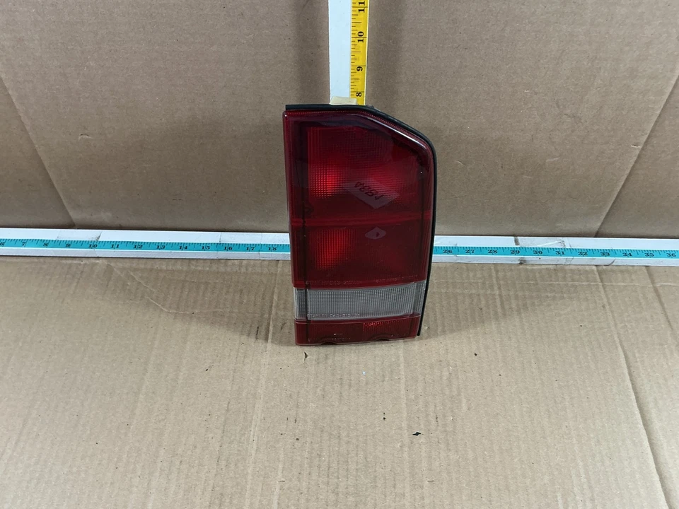 1990-1998 Geo Tracker Rear Right Passenger Side Tail Light Assembly - Image 4 of 4