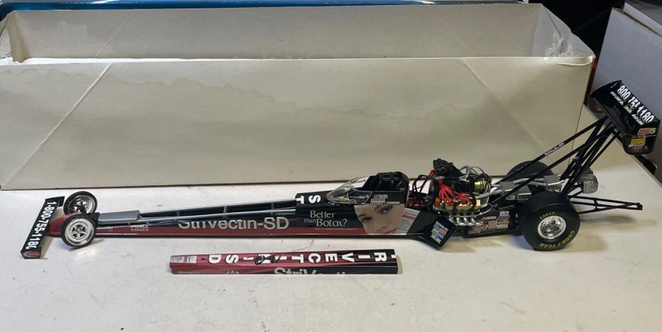 1/24 Mac Tools Action Dave Grubnic #4 StriVectin-SD 2006 Dragster DieCast Foto 3 de 4