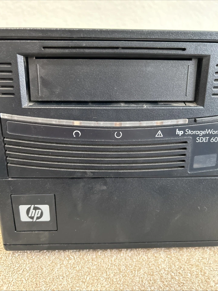 AA985-64010 HP StorageWorks SDLT 600 External Works Needs Power Cord - Image 2 of 4