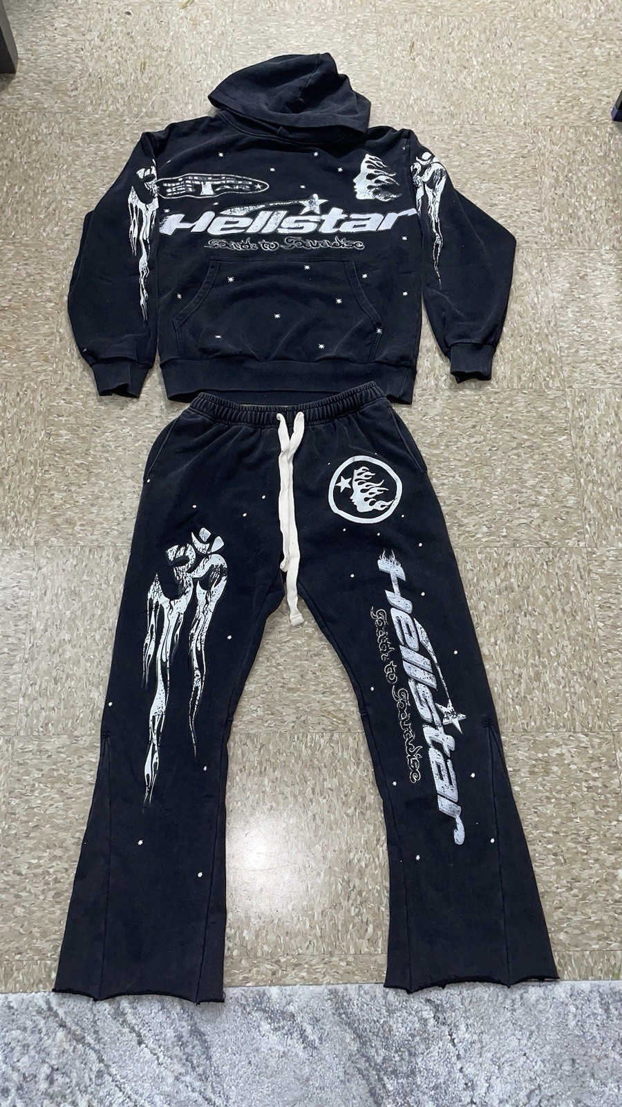 HellStar Tracksuit Graphic & black