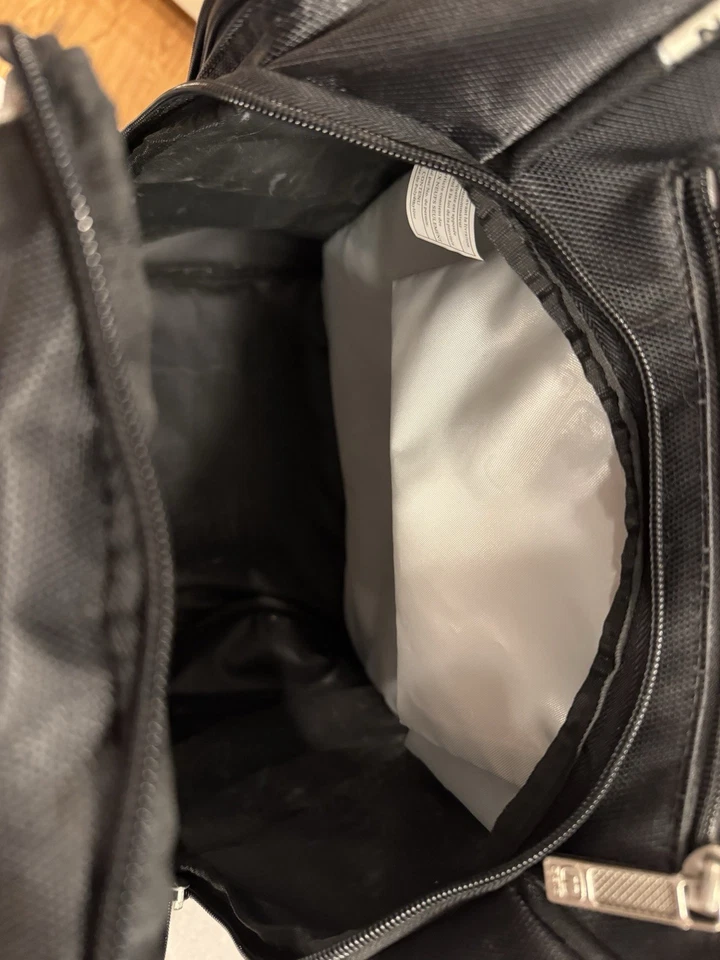 Ogio Design 飞行员背包 - 黑色 — 第 3/4 张图片