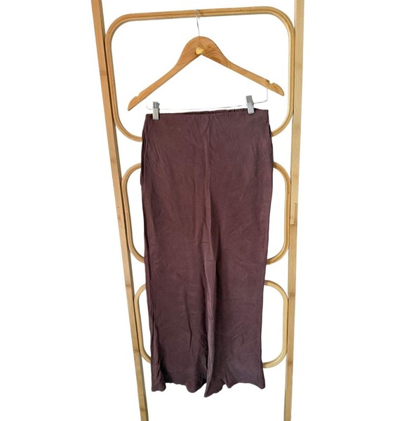 DECJUBA Satin Midi Skirt Size 10 Excellent Condition #36475