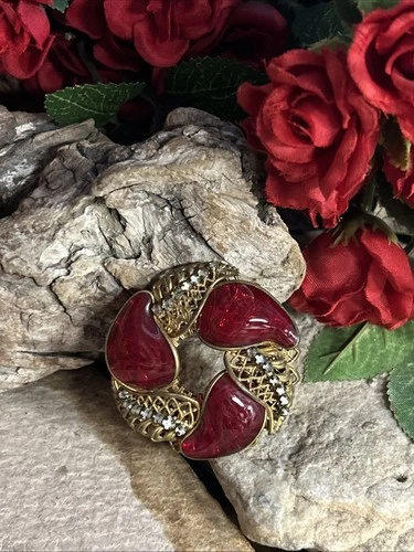 49. Miriam Haskell Gold tone Red GrippoixGlass White Rhinestone Wreath  Pin 46mm