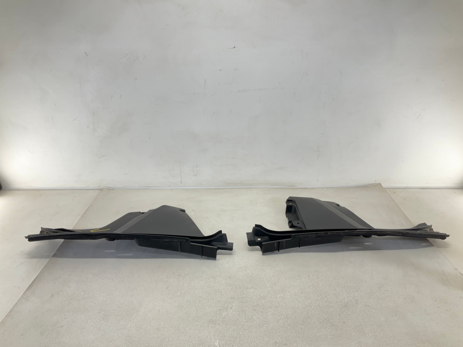 17-20 MASERATI Levante Left Driver & Right Passenger Engine Bay Cowl Panel Cover