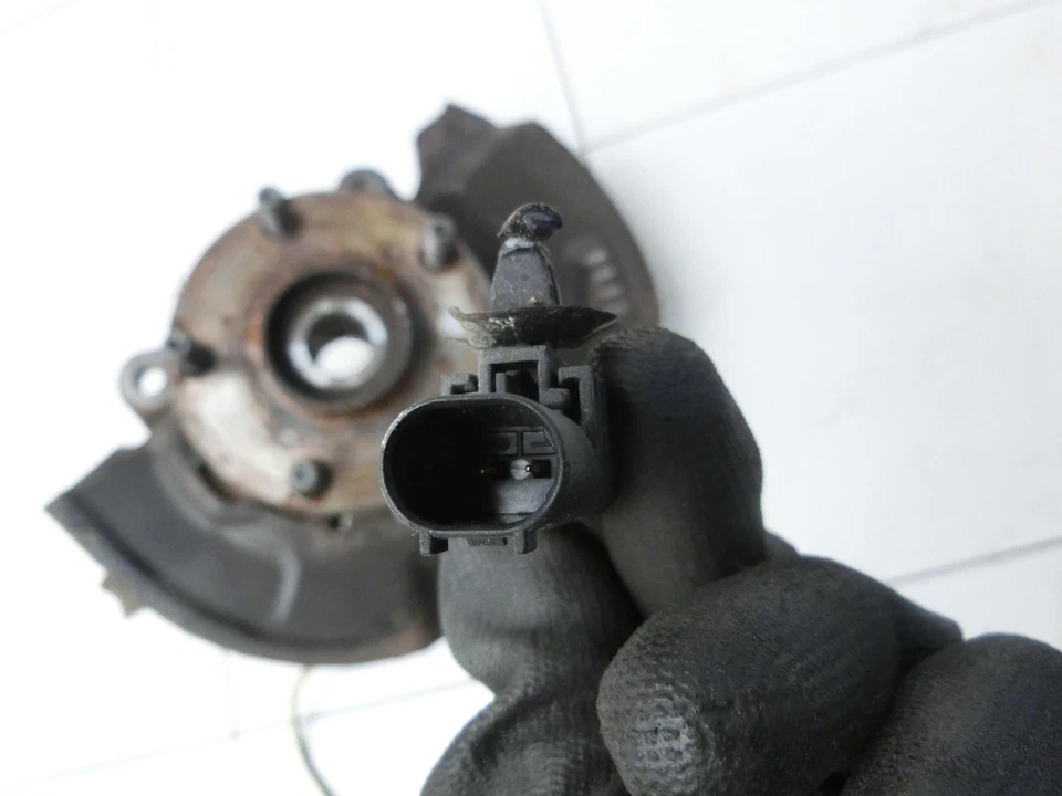 Fuso a snodo Mozzo ruota Dx anteriore per Toyota Auris E15 10-12 43211-12460 - Immagine 3 di 4