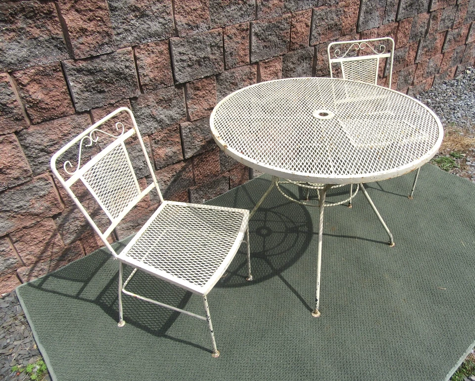 Vintage MCM Woodard Wrought Iron Mesh Bistro Patio Porch Table Chairs Set - Image 3 of 4